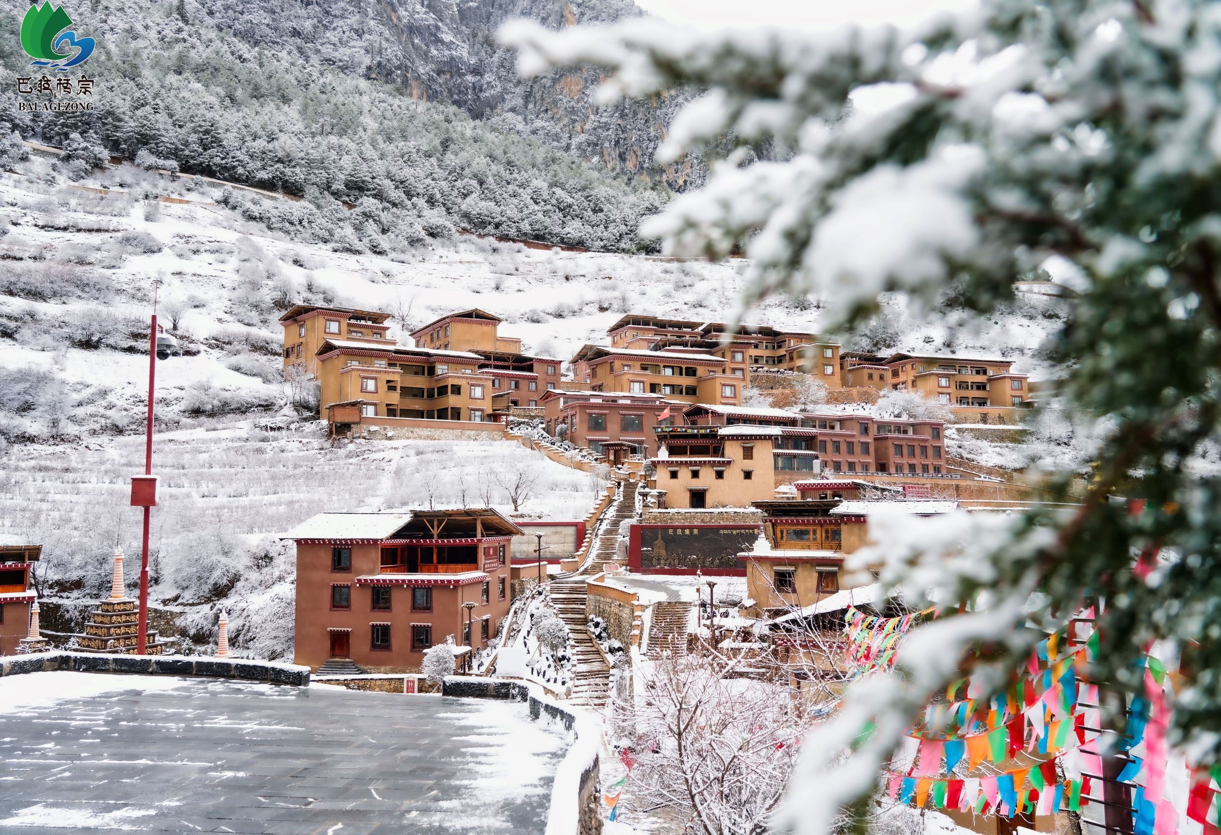 6.香格里拉巴拉格宗雪景